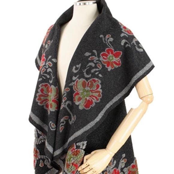 NWT Flower Pattern Round Vest, One Size - Picture 2 of 9